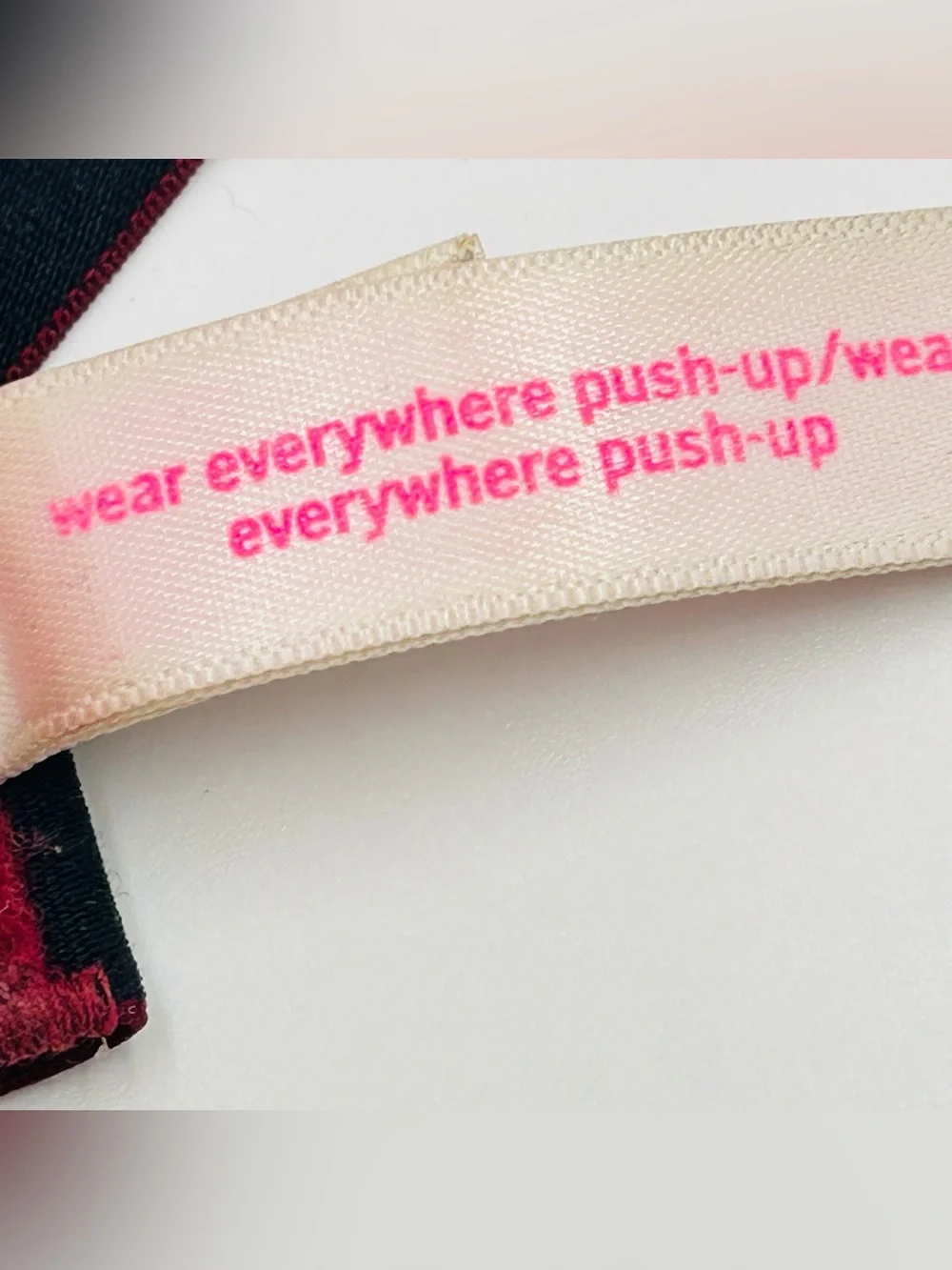 PINK Victoria’s Secret Wear Everywhere Push Up Bra women size 34D Red Lace